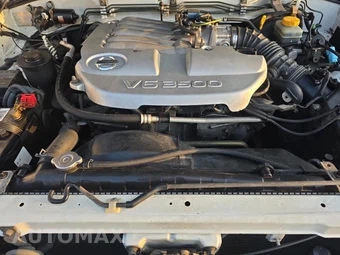 2004 Nissan Pathfinder SE – miniatura 7