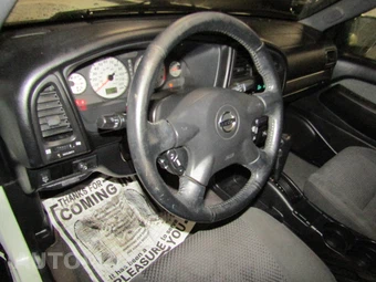 2004 Nissan Pathfinder SE – miniatura 9
