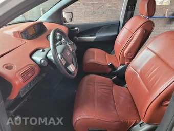 2004 Nissan Quest SE 124.0" WB - miniatura 3