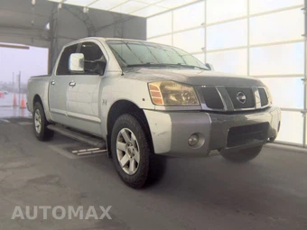 2004 Nissan TITAN LE Crew Cab Short Bed - miniatura 3