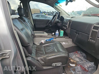 2004 Nissan TITAN LE Crew Cab Short Bed - miniatura 8