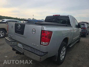 2004 Nissan TITAN LE Extended Cab Medium Bed – miniatura 4