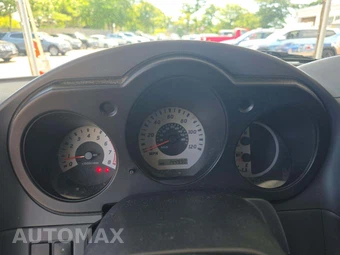 2004 Nissan Xterra XE – miniatura 9
