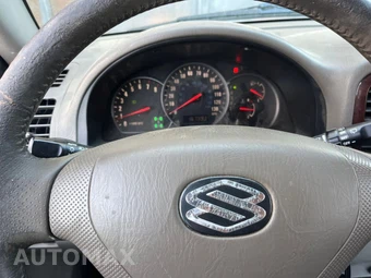 2004 Suzuki XL-7 – miniatura 37