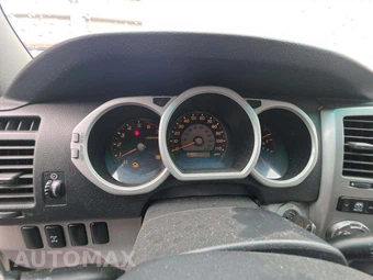 2004 Toyota 4Runner SR5 – miniatura 9