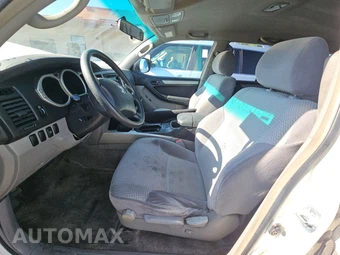 2004 Toyota 4Runner SR5 – miniatura 7