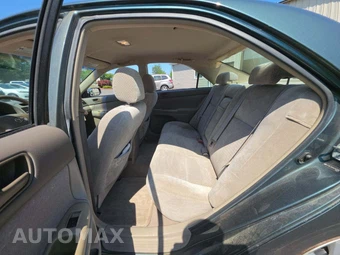2004 Toyota Camry LE - miniatura 10