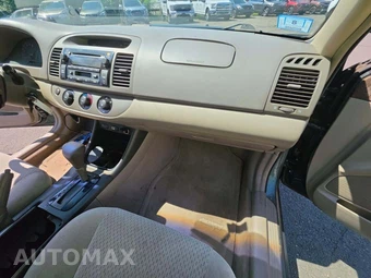 2004 Toyota Camry LE - miniatura 16