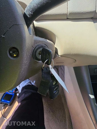 2004 Toyota Camry LE - miniatura 5