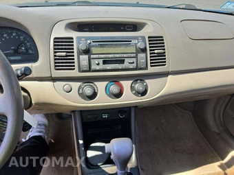 2004 Toyota Camry LE - miniatura 7