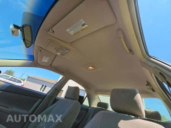 2004 Toyota Camry LE - miniatura 8