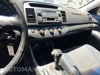 2004 Toyota Camry SE – miniatura 11