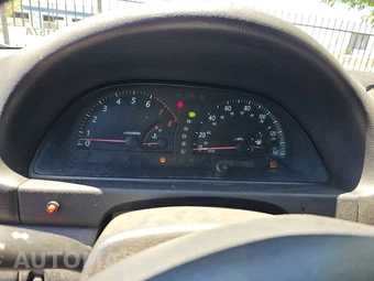 2004 Toyota Camry SE – miniatura 12