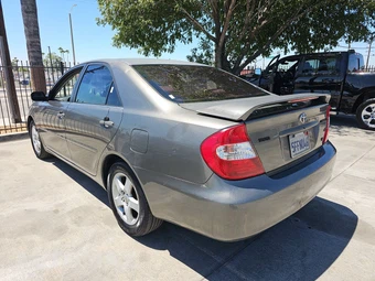 2004 Toyota Camry SE – miniatura 6