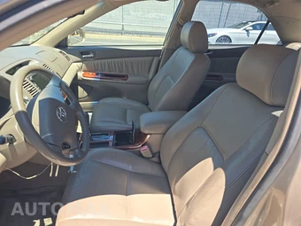 2004 Toyota Camry XLE – miniatura 7