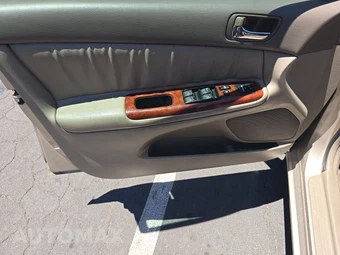 2004 Toyota Camry XLE – miniatura 9