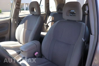 2004 Toyota RAV4 - miniatura 10