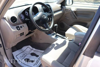 2004 Toyota RAV4 - miniatura 11