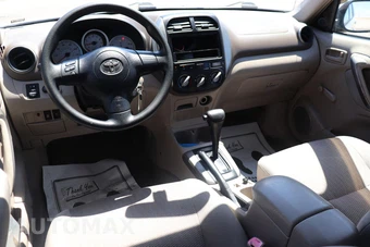 2004 Toyota RAV4 - miniatura 9