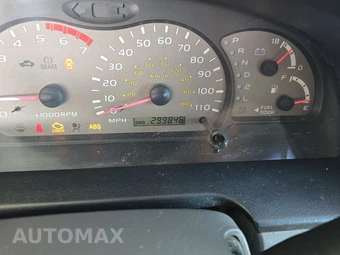 2004 Toyota Sequoia SR5 – miniatura 12