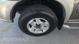 2004 Toyota Sequoia SR5 – miniatura 26