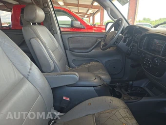 2004 Toyota Sequoia SR5 – miniatura 8
