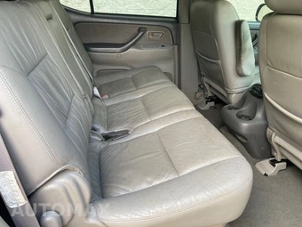 2004 Toyota Sequoia SR5 - miniatura 15