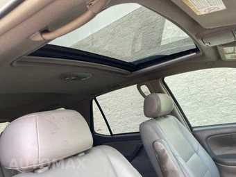 2004 Toyota Sequoia SR5 - miniatura 17