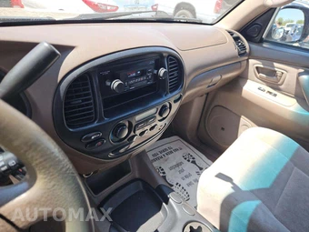 2004 Toyota Sequoia SR5 – miniatura 10