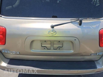 2004 Toyota Sequoia SR5 – miniatura 15