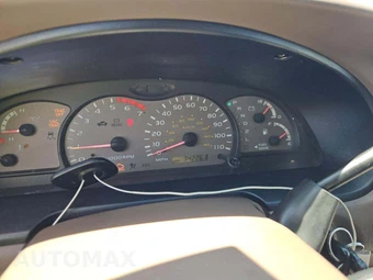 2004 Toyota Sequoia SR5 – miniatura 9