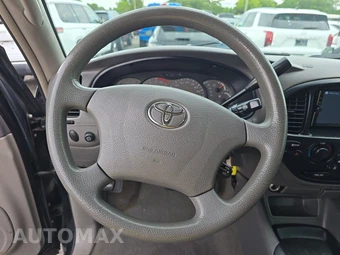 2004 Toyota Sequoia SR5 – miniatura 10