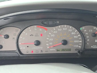 2004 Toyota Sequoia SR5 – miniatura 12