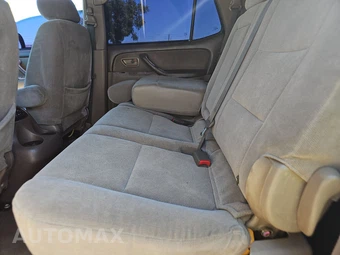2004 Toyota Sequoia SR5 – miniatura 13