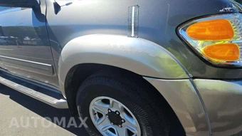 2004 Toyota Sequoia SR5 – miniatura 31