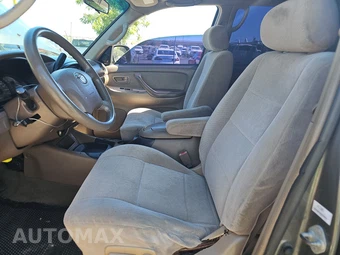 2004 Toyota Sequoia SR5 – miniatura 7