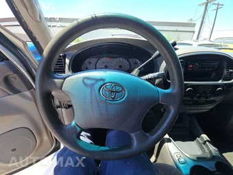 2004 Toyota Sequoia SR5 – miniatura 10