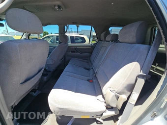 2004 Toyota Sequoia SR5 – miniatura 13