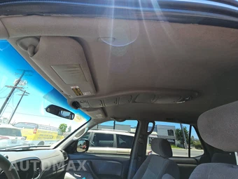 2004 Toyota Sequoia SR5 – miniatura 24