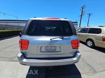 2004 Toyota Sequoia SR5 – miniatura 5
