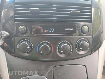 2004 Toyota Sienna CE 7-Passenger 119.3" WB - miniatura 25