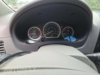 2004 Toyota Sienna CE 7-Passenger 119.3" WB - miniatura 9