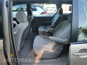 2004 Toyota Sienna CE 7-Passenger 119.3" WB – miniatura 13