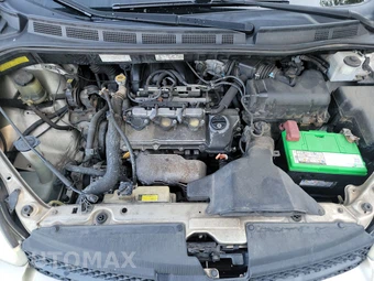 2004 Toyota Sienna CE 7-Passenger 119.3" WB – miniatura 16