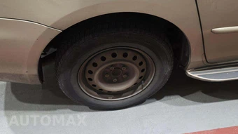 2004 Toyota Sienna CE 7-Passenger 119.3" WB – miniatura 21