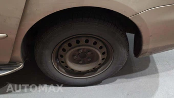 2004 Toyota Sienna CE 7-Passenger 119.3" WB – miniatura 27