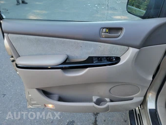 2004 Toyota Sienna CE 7-Passenger 119.3" WB – miniatura 9