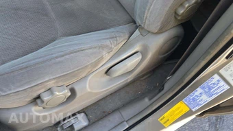 2004 Toyota Sienna LE 119.3" WB – miniatura 20