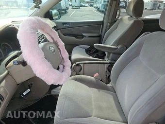 2004 Toyota Sienna LE 119.3" WB – miniatura 7