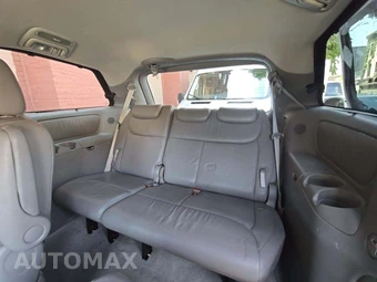 2004 Toyota Sienna XLE Limited 119.3" WB - miniatura 8